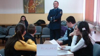 POLIŢIŞTII MUREŞENI LANSEAZĂ PROIECTUL „COPILĂRIE FĂRĂ DELINCVENŢĂ”