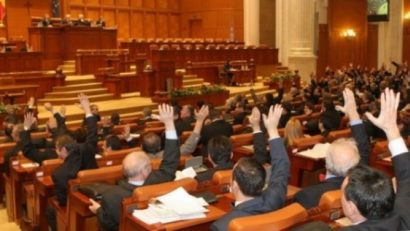 Parlamentul a adoptat astăzi legea bugetului de stat şi pe cea a asigurărilor sociale de stat pe 2015