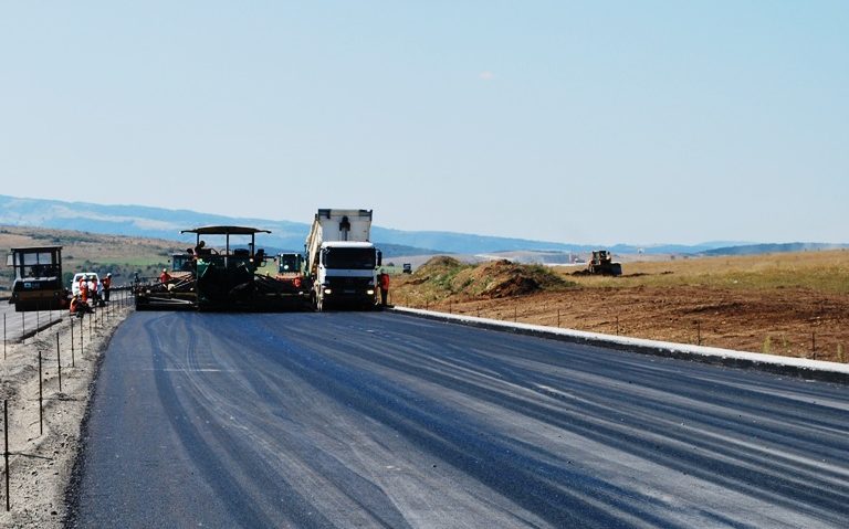 În Mureș, vor fi reabilitate 2 drumuri județene