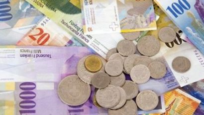 Leul a continuat să se deprecieze în raport cu francul elveţian