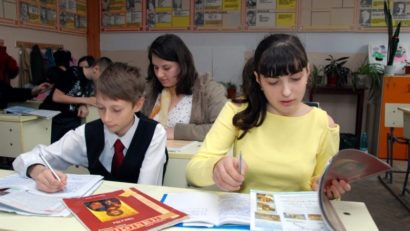 Consiliile judeţene pot solicita finanţare pentru înfiinţarea sau extinderea serviciilor de educaţie timpurie