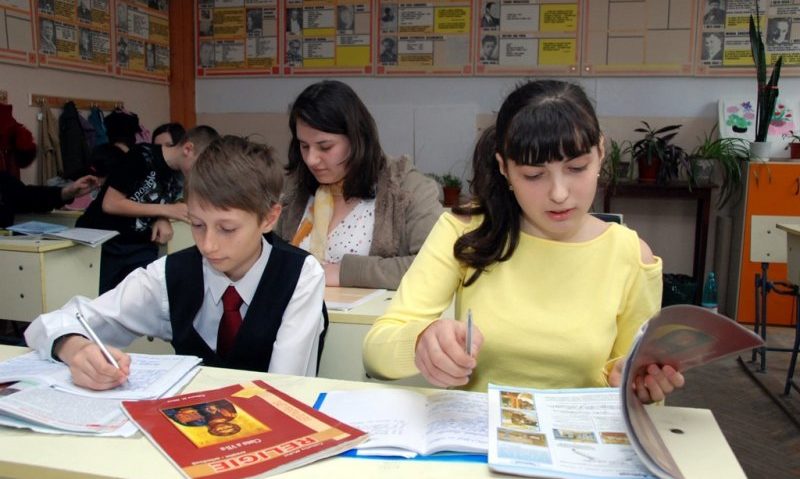 Consiliile judeţene pot solicita finanţare pentru înfiinţarea sau extinderea serviciilor de educaţie timpurie