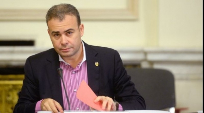 Fostul ministru al Finanţelor, Darius Vâlcov, rămâne în arest preventiv