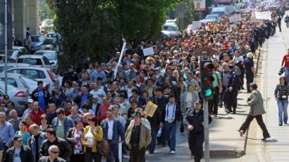 Noi proteste ale funcționarilor publici