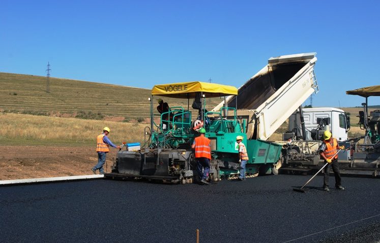 Trei drumuri județene din Brașov vor intra în reabilitare