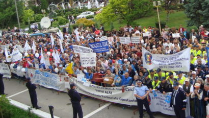 Noi proteste in administratie