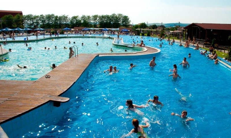 Apa din ștrandurile și piscinele din Mureș, fără probleme