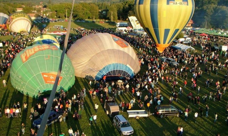 Parada Baloanelor cu Aer Cald, în acest weekend, la Câmpul Cetății