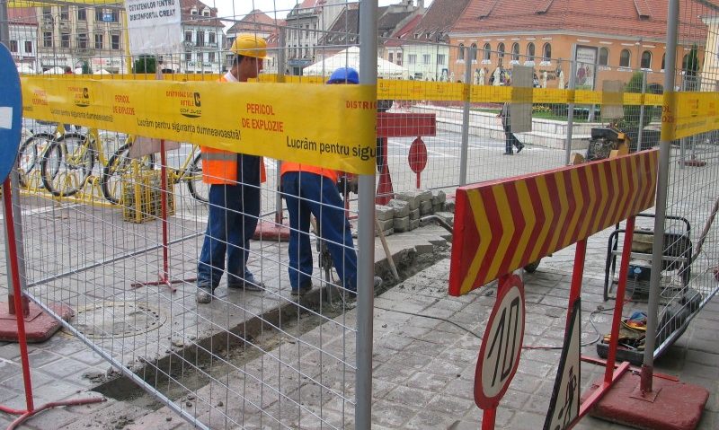 Lucrările din Piaţa Sfatului din Brașov se apropie de final