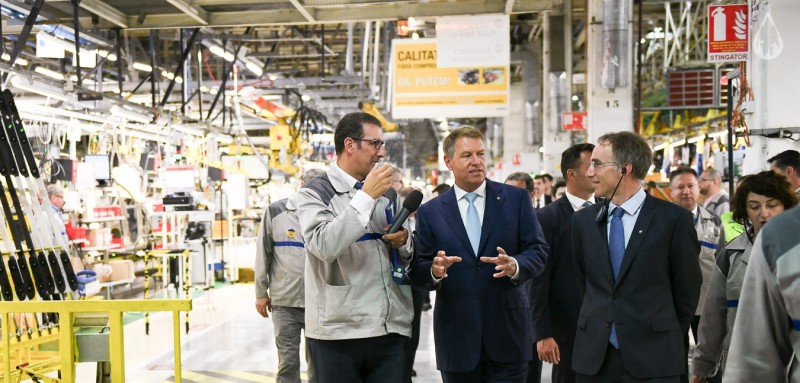 Preşedintele Klaus Iohannis va vizita astăzi uzina Automobile Dacia de la Mioveni