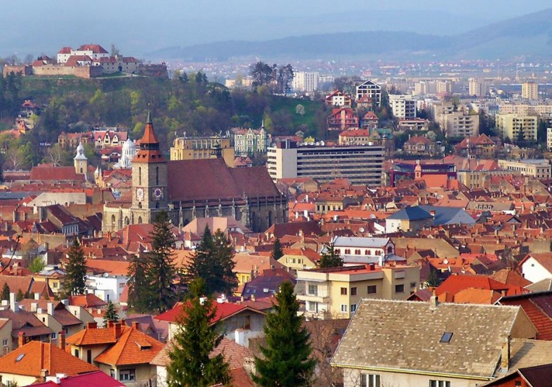 Aleea de sub Tâmpa se închide traficului rutier