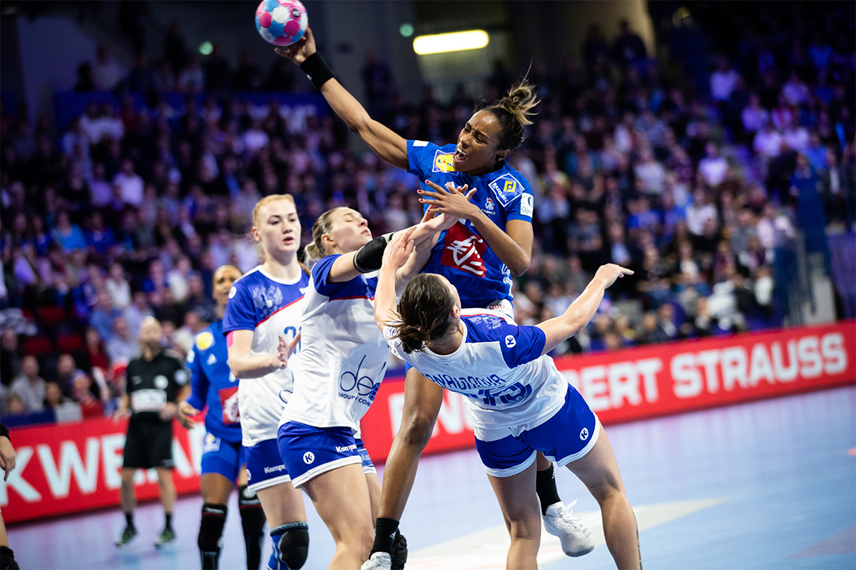 CE de handbal feminin: Franța – Rusia 23-26