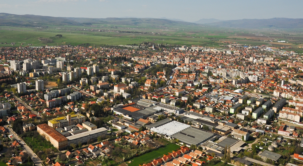 Programul de reabilitare a faţadelor blocurilor stagnează din cauza ‘legendelor urbane’-spune primarul din Sfântu Gheorghe