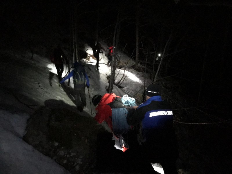 Turişti francezi, rătăciţi pe munte în zona Călimăneşti