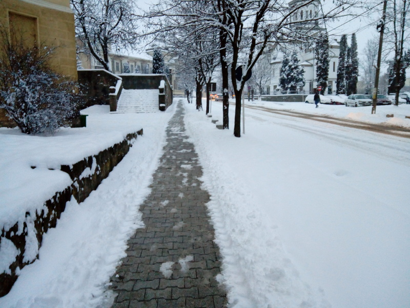 Primăria Miercurea Ciuc anunţă că este pregătită să asigure deszăpezirea şi îndeamnă locuitorii la parteneriat