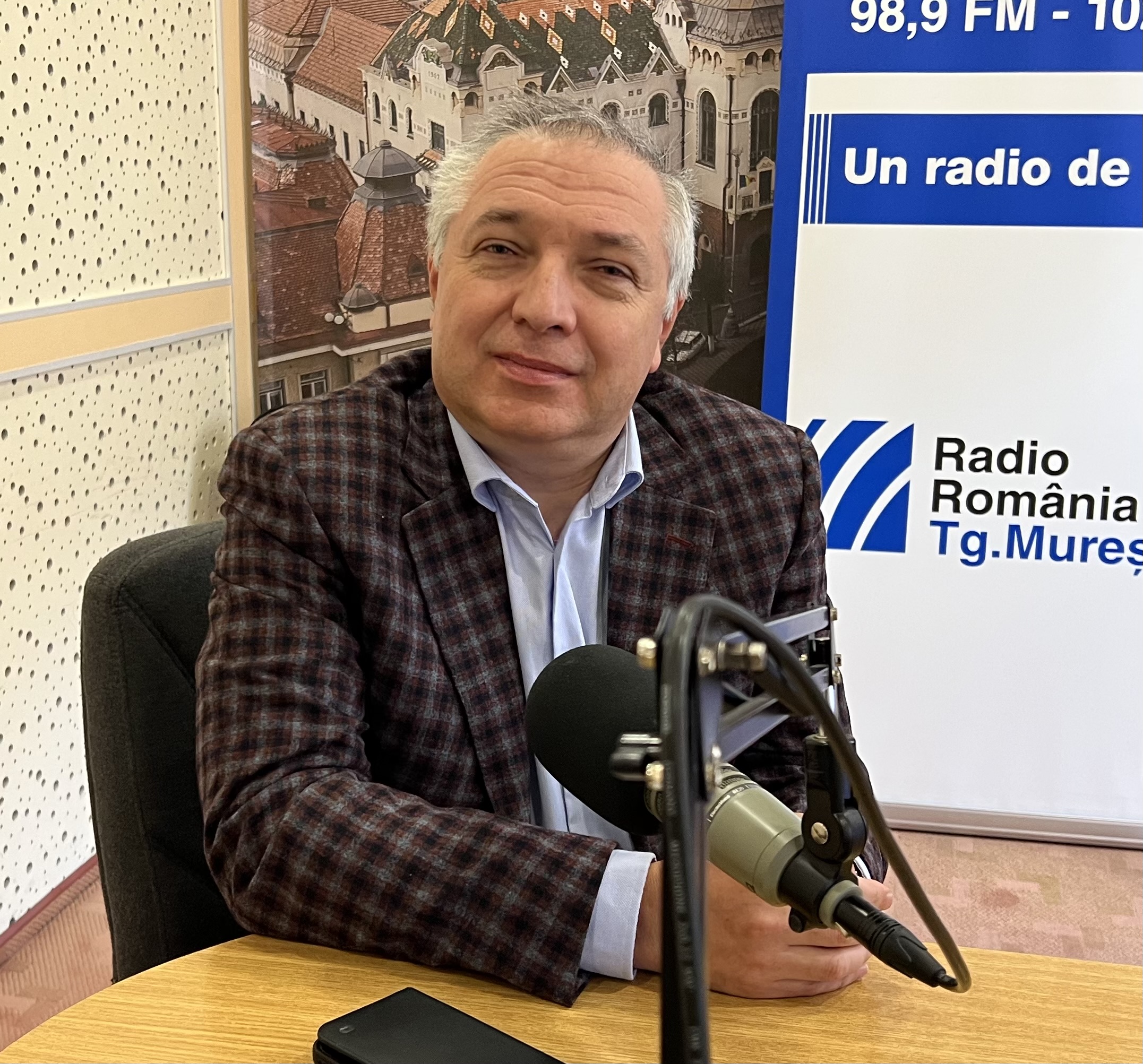 Rectorul Leonard Azamfirei, la Radio Tg. Mureș