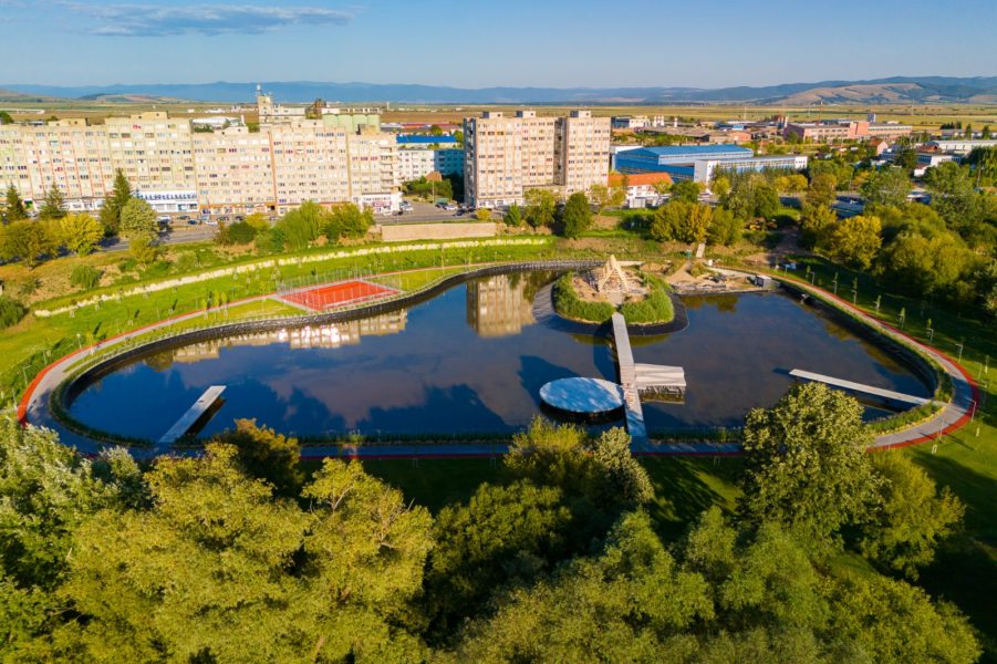 Parcul de agrement şi lacul din Cartierul Gării din Sfântu Gheorghe, aproape de finalizare