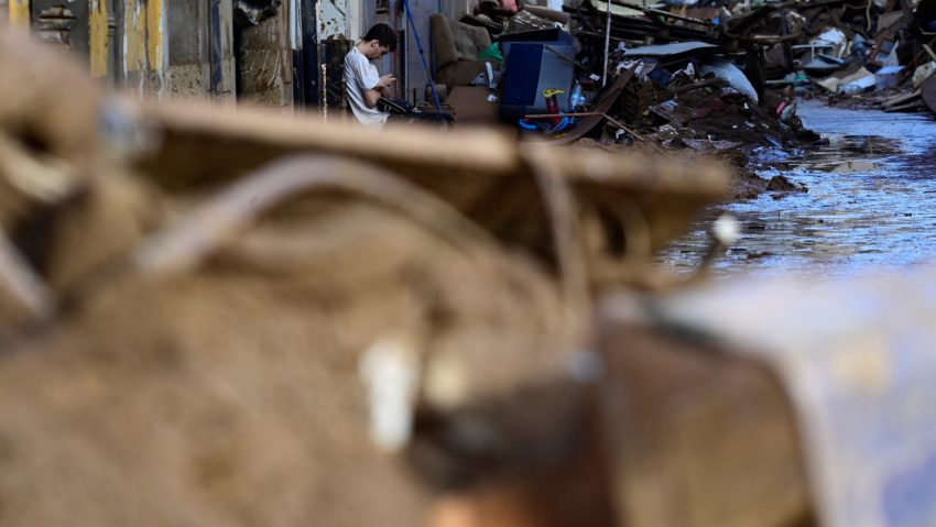 Situaţia începe să revină la normal în Barcelona, după ploile torenţiale care păreau că vor duce la repetarea tragediei din Valencia