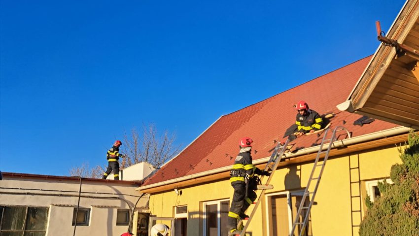 Incendiu la o clădire de birouri, în municipiul Odorheiu Secuiesc