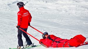 Peste 90 de persoane au fost salvate de pe munte în prima zi a anului