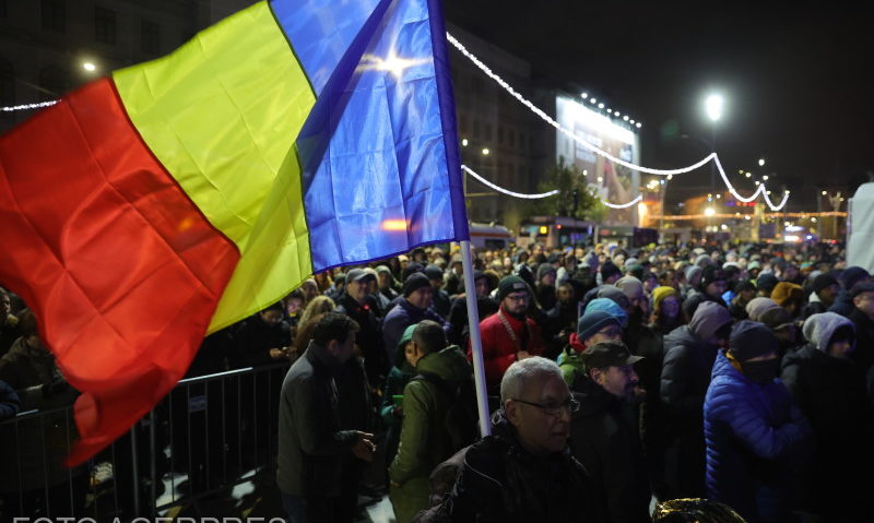 În Piața Universității, mii de oameni au participat la un miting pentru libertate şi democraţie