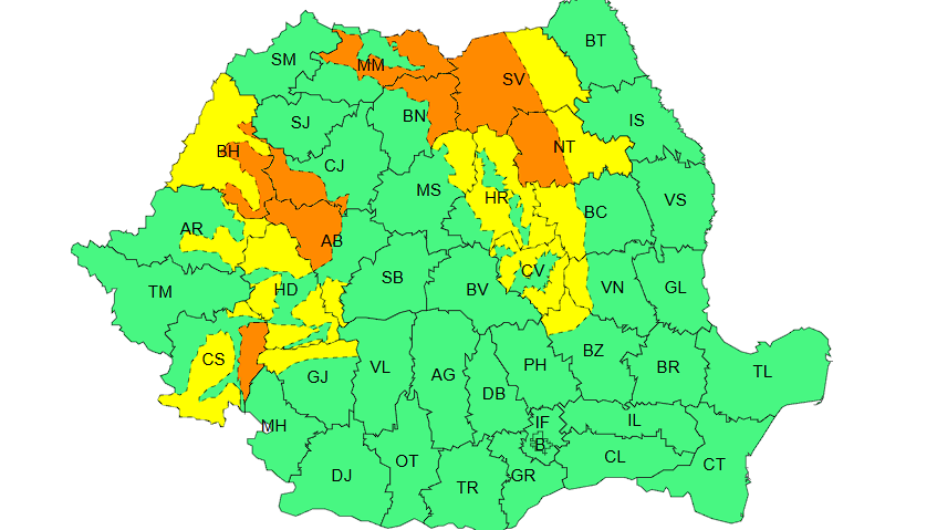 Informare de lapoviţă şi ninsori în majoritatea regiunilor, până sâmbătă dimineaţa